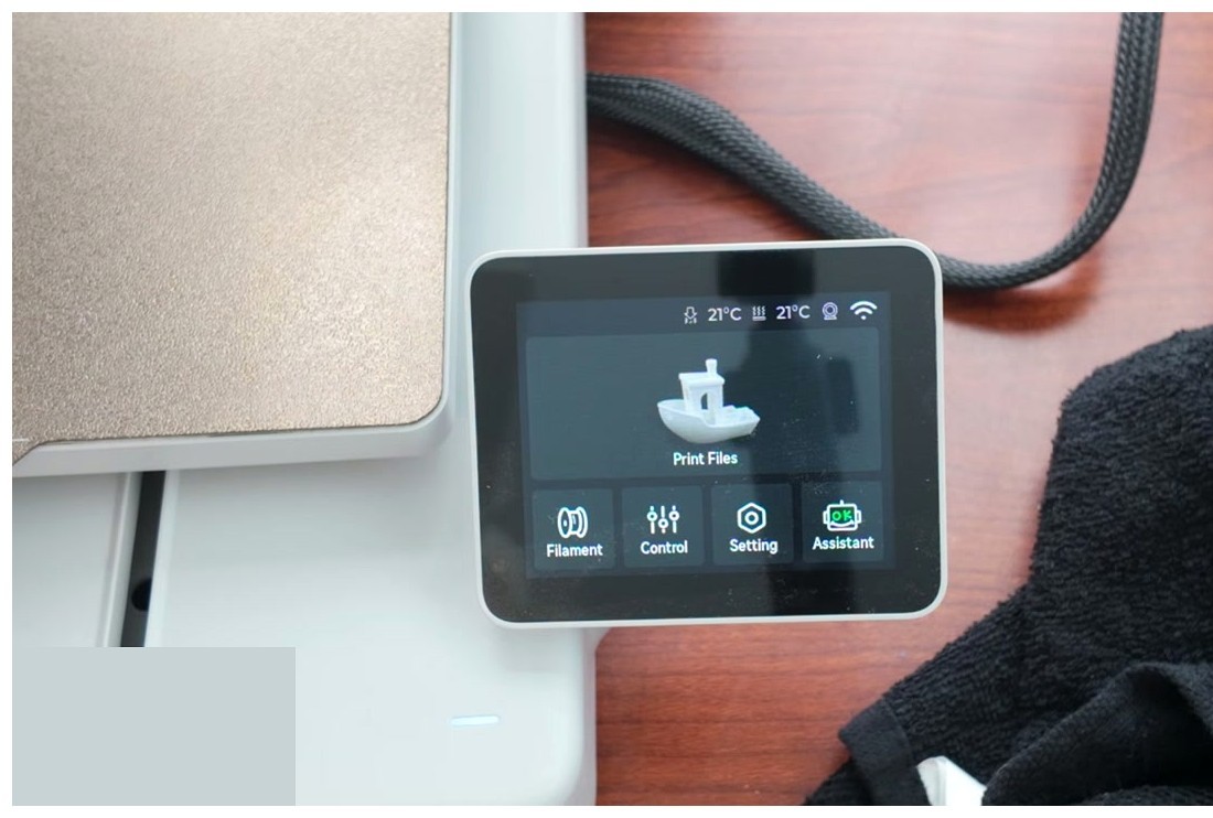 Bambu touchscreen home page with the Settings tile visible