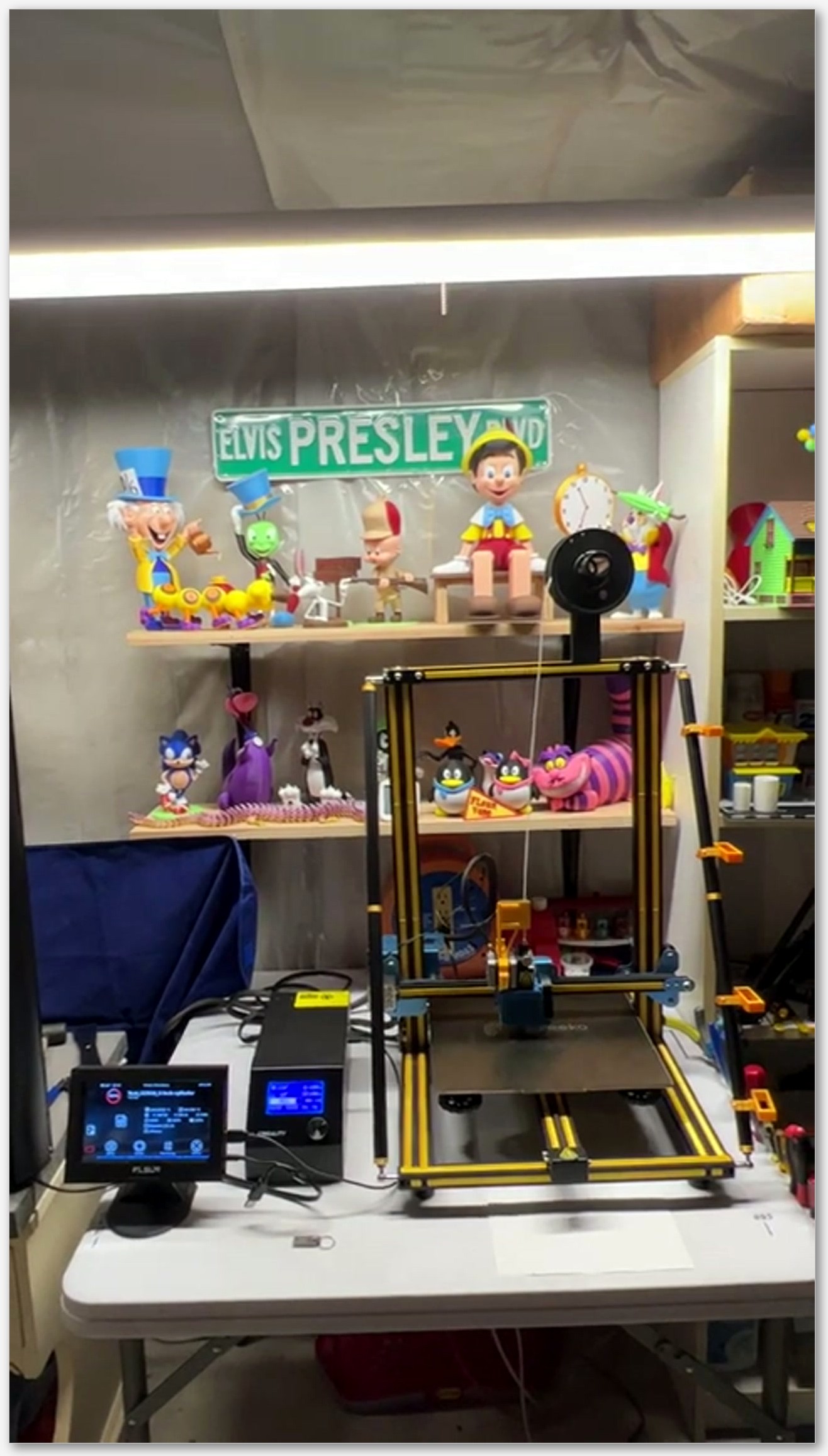 action photo of a CR-10 SE mid-print with the Sprite direct drive visible